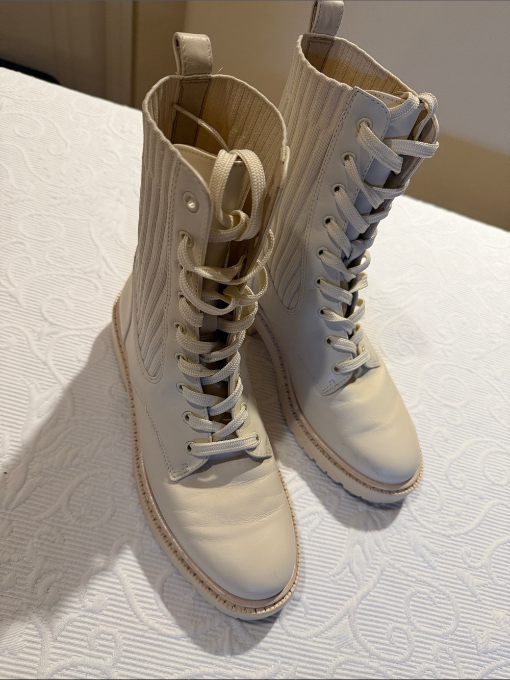 Sam Edelman Ivory Lydell Lace-Up Combat Boots. 6.5 Women’s